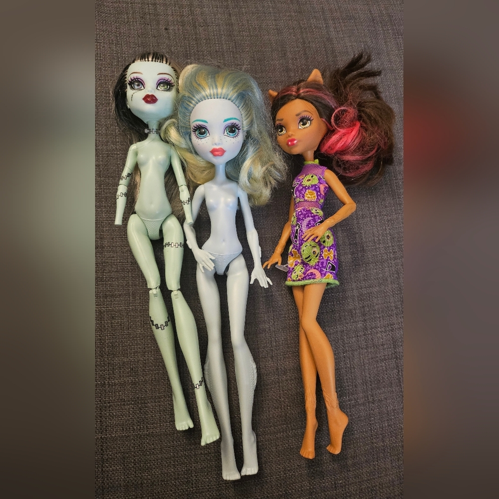 Monster High 3 *bait* Dolls: Gen 1 Frankie, Gen 2 Lagoona, & Gen 2 Clawdeen